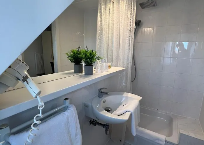 Pelikan 3* كيتسينغن